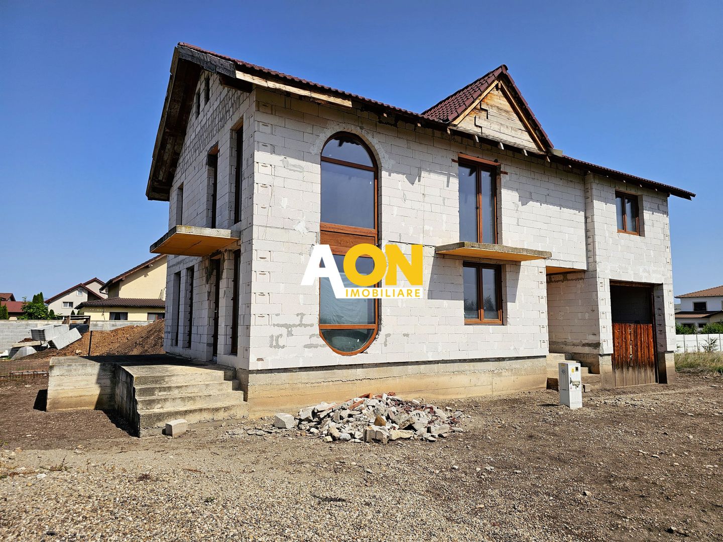 Casa la rosu, 4 camere, 301 mp teren, P+1, zona Alba-Micesti - Poză 1