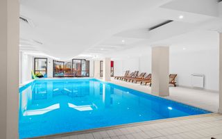 4 camere| semineu| piscina interioara | sauna | sala de sport| parcare - Poză 10
