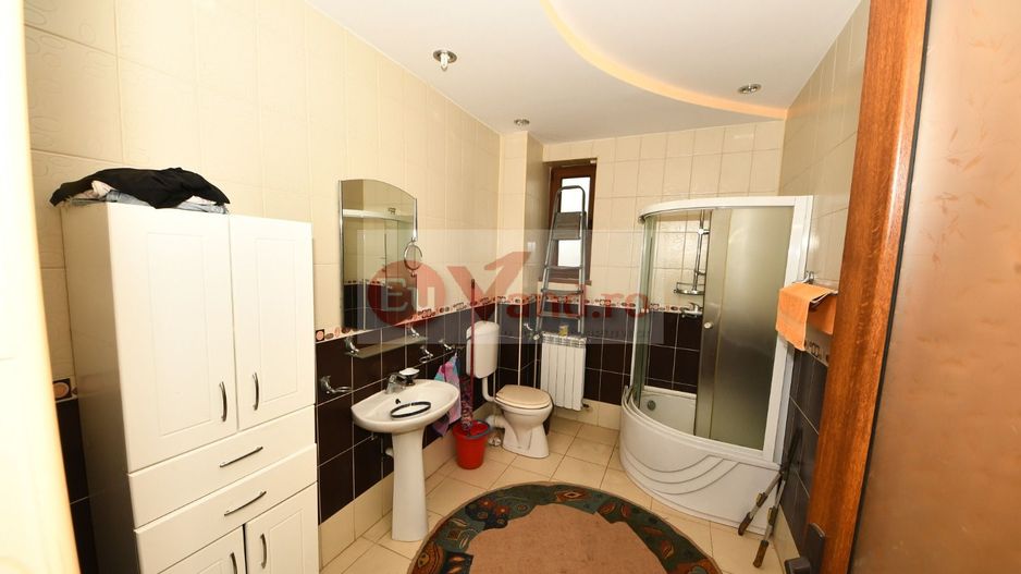 Vila spatioasa, pretabil pentru locuit/clinica, zona Micro 17 – Galati - Poză 37