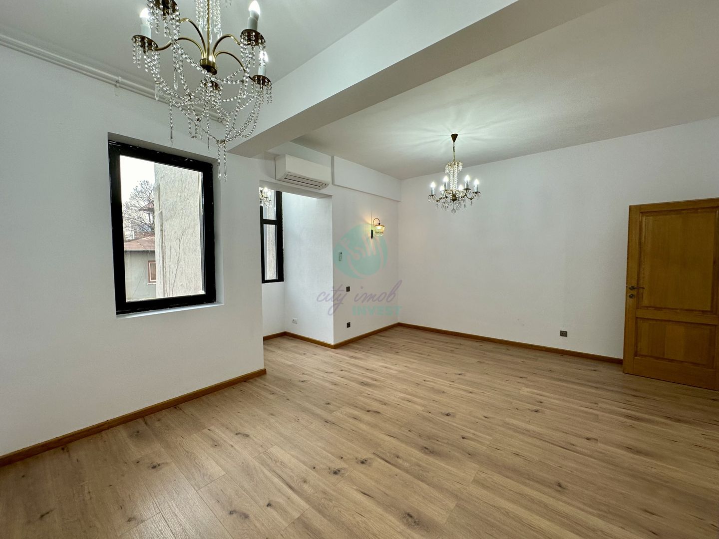 Garsoniera renovata intr-o zona boema - Poză 1