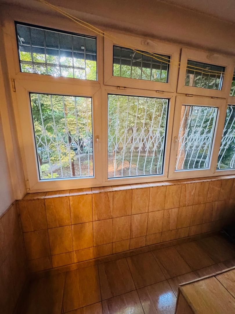 Apartament cu 3 camere de vanzare Drumul Taberei - Poză 12