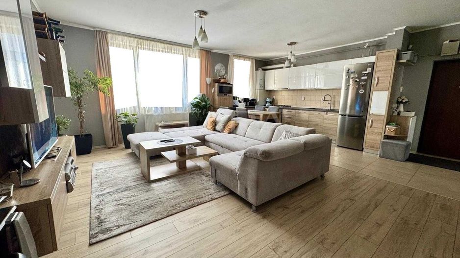 Apartament cu 3 camere, 74 mp, parcare inclusă, zona Eroilor, Florești - Poză 1