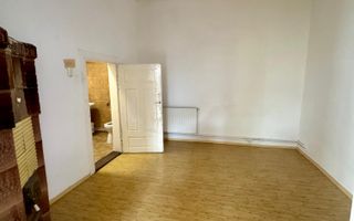 Casă de închiriat ultracentral – 3 camere, 100 mp - pretabil business - Poză 3
