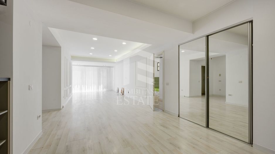 Apartament 3 camere superb si curte proprie Parc Herastrau - Poză 2