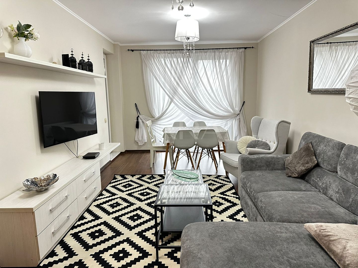 EXCLUSIVITATE. Studenti UMF. ULTRACENTRAL, Platinia Elite Residence. - Poză 1