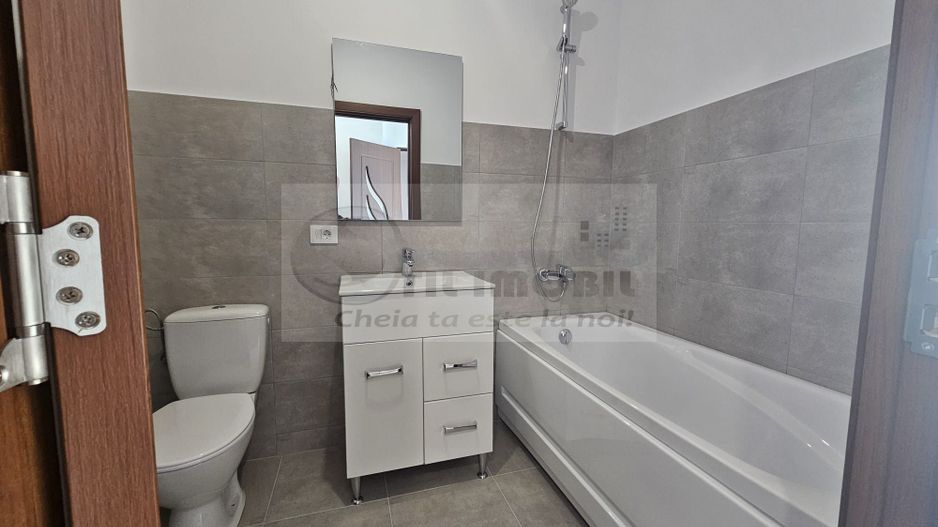 Apartament spațios 4 camere, 2 băi, balcon generos – Pacurari - Poză 3
