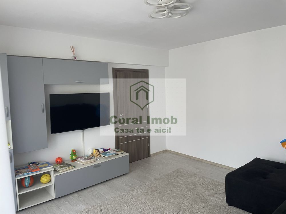 Apartament 3 camere de vanzare - Poză 2