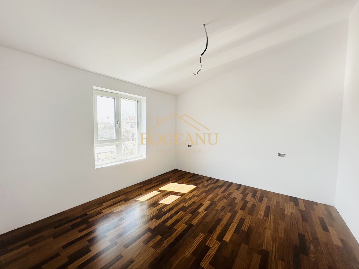 BG151-Duplex 3 camere, P+M, teren 200 mp, carport-Chişoda-160.000 € - Poză 7
