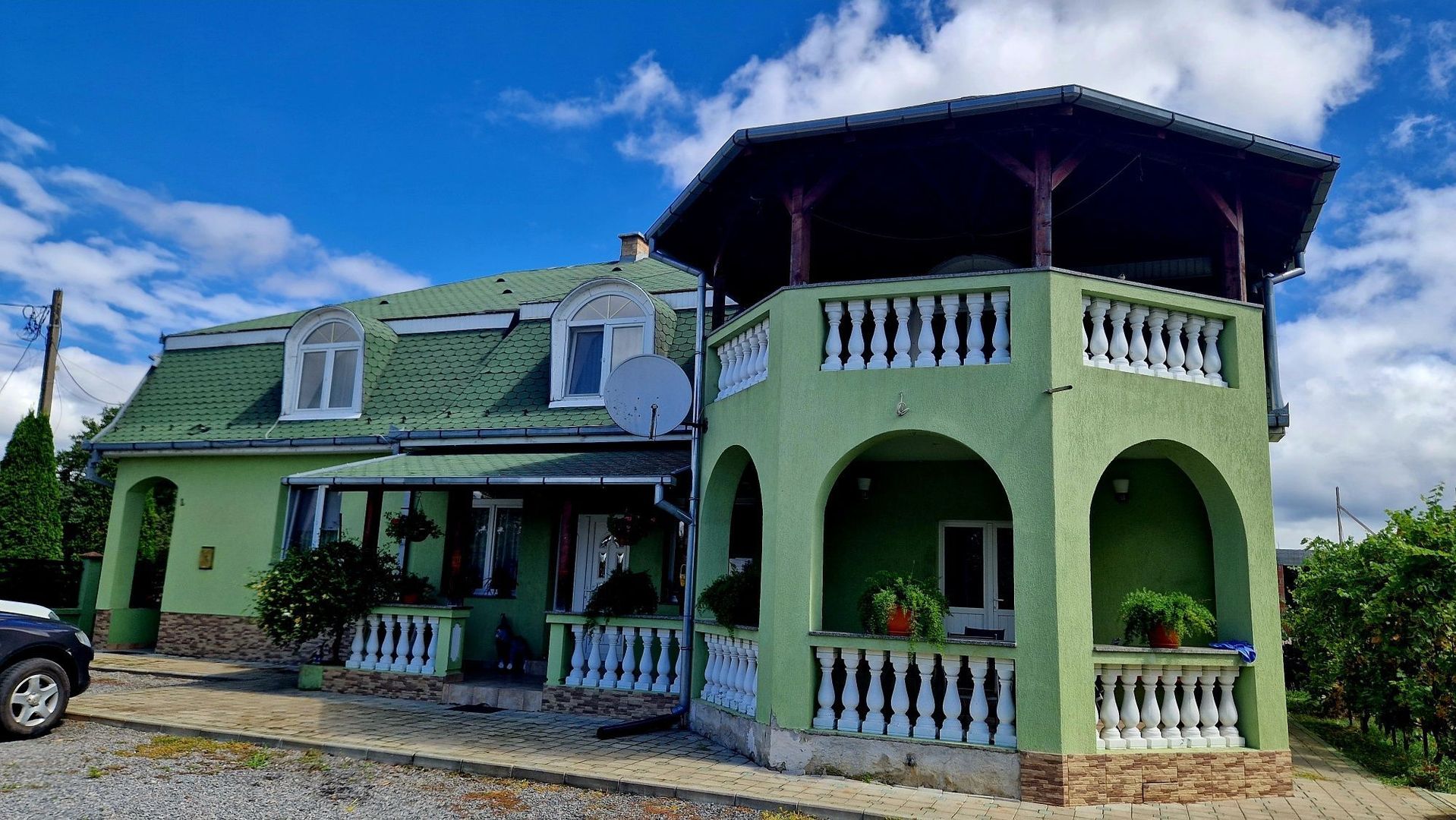 Vand casă  350 mp cu teren 55 arii in localitatea Iojib - Poză 1