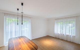 Casă renovată 2026, curte și foișor, zona AFI - Poză 8