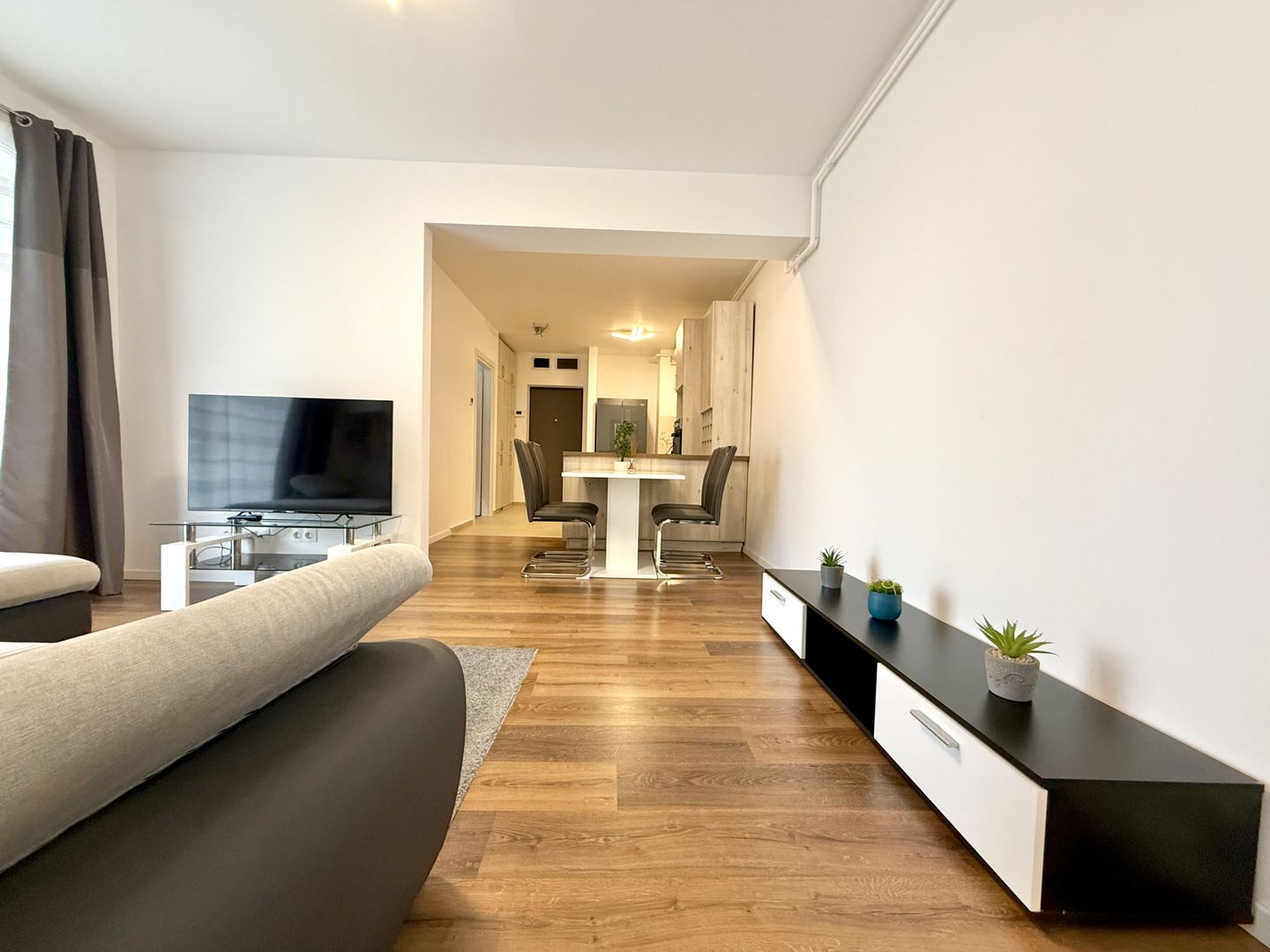 Apartament 3 camere, zona Lipovei, lângă pădure - Poză 5