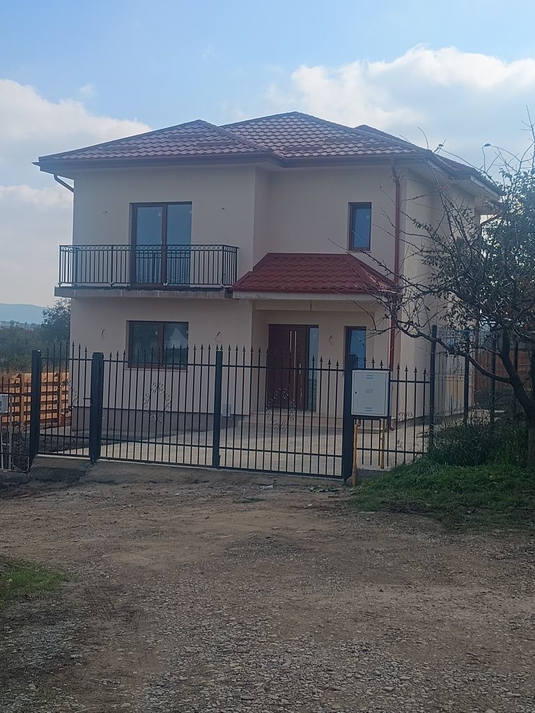 Casa P+E ,140 mp utili,451 mp teren, Hlincea,MUTARE  IMEDIATA. - Poză 5
