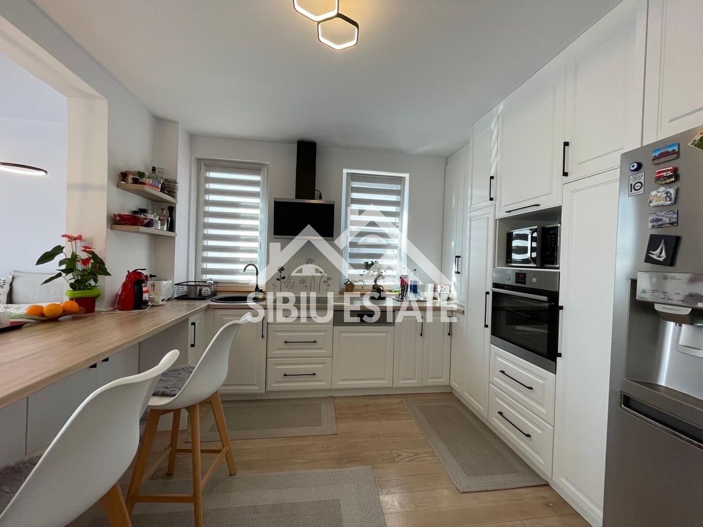 Casa cvadruplex de vanzare 4 camere, 2 locuri de parcare - Poză 3