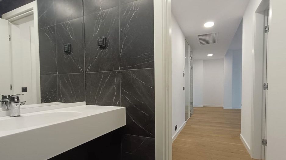 Apartament deosebit cu parcare subterana zona ONE Harastrau Towers - Poză 16