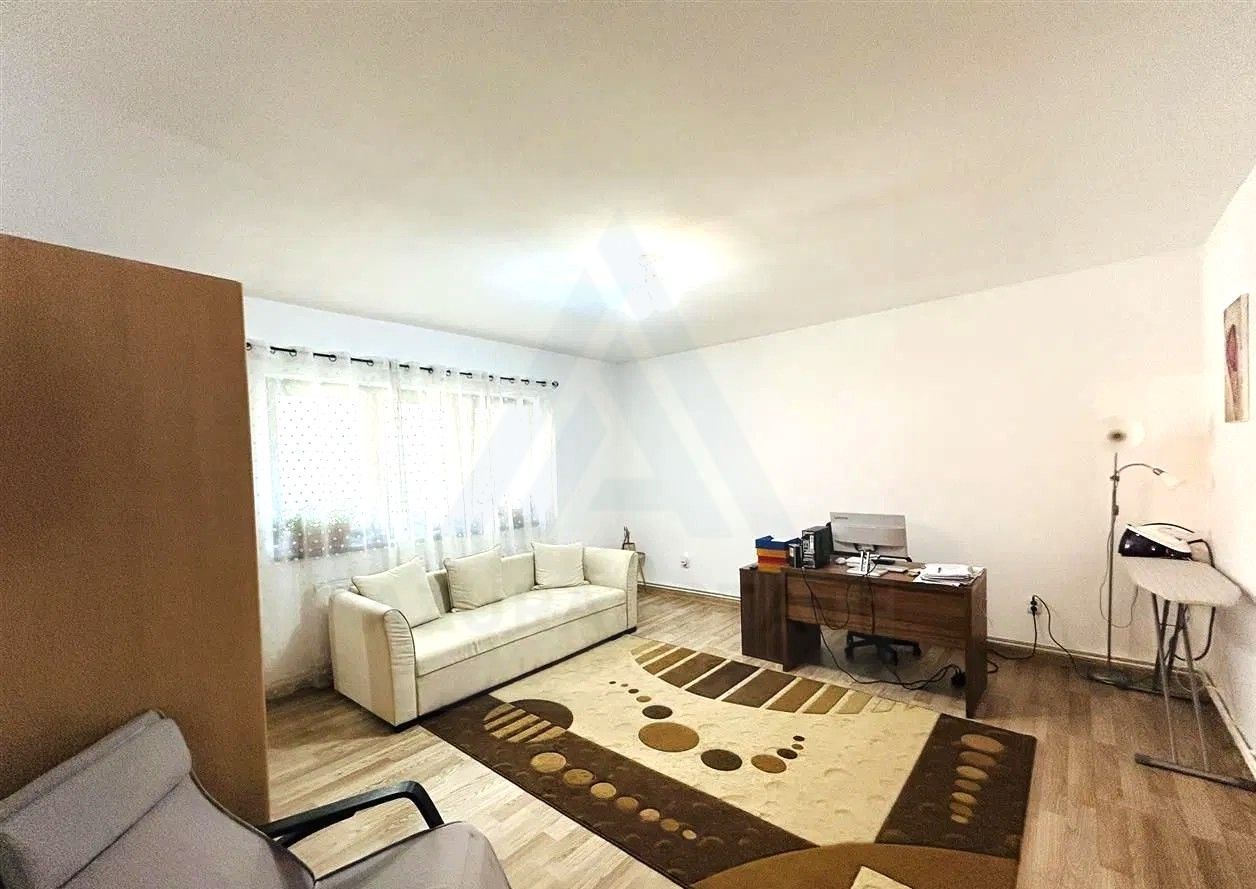 Casă 180 mp utili teren 710 mp panouri solare si hala in Sura Mare - Poză 5