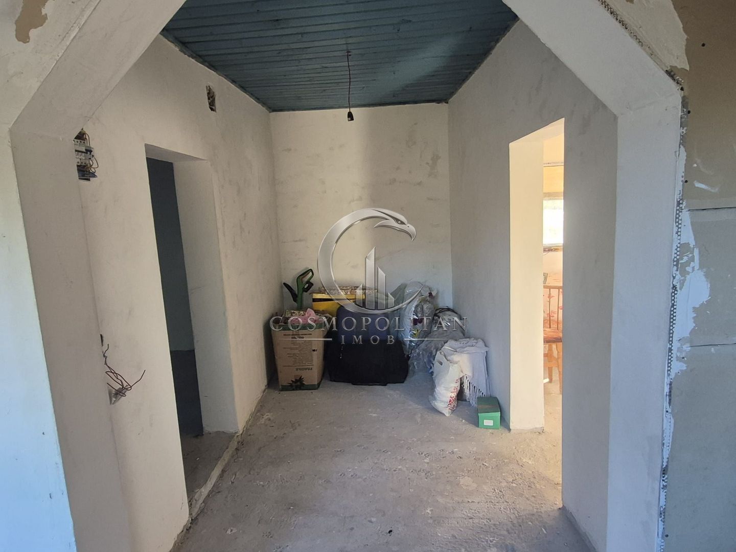Casa si teren 3500mp in comuna Amaru/BZ ~ 4 camere ~ renovata in 2025 - Poză 2