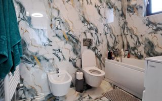 Casa deosebita P+E | mobilata si utilata | teren 1277mp | stradal Vladești - Poză 19