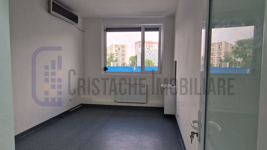 Spatiu comercial renovat si amenajat pentru a fi folosit ca o clinica medicala - Poză 11