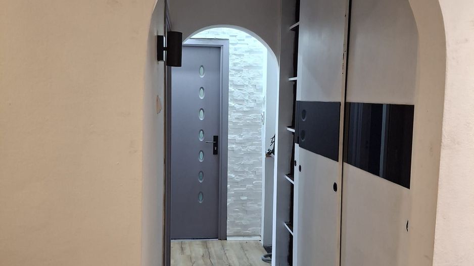 Aradului Vest | 3 camere | Decomandat | Centrală proprie - Poză 3