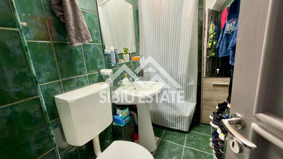 Apartament 75 mp. 3 camere 3 balcoane  decomandat in Sibiu- Terezian - Poză 8