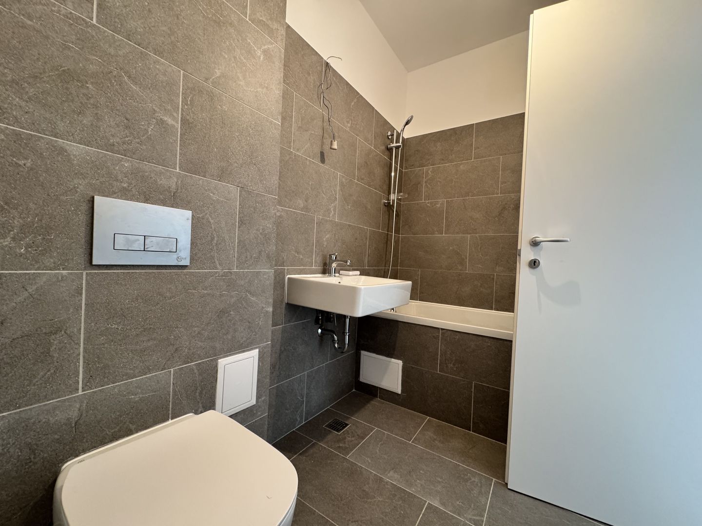 Apartament 2 camere decomandat + Grădină Proprie - Atria Urban Resort - Poză 2