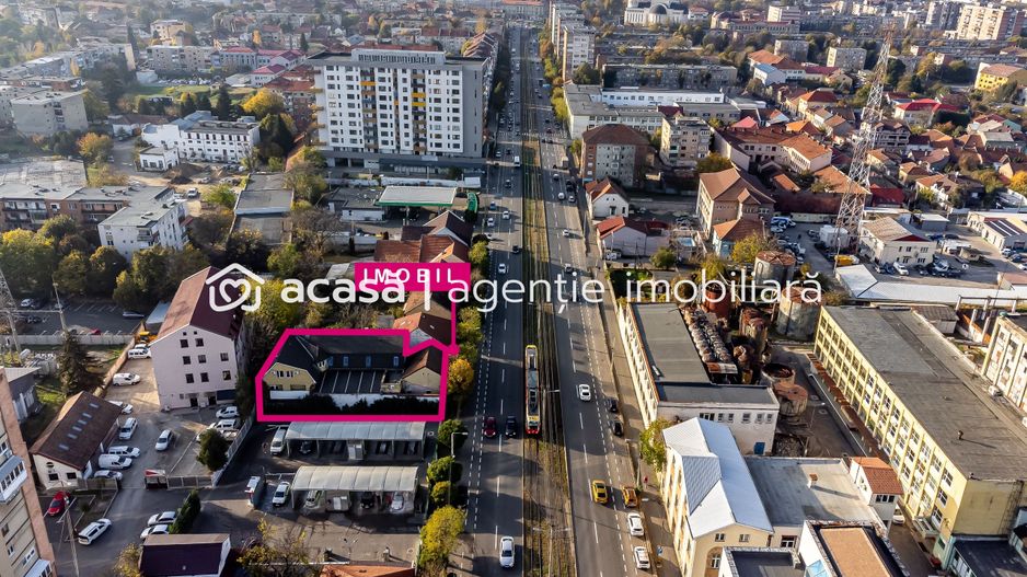 Spațiu generos în centrul Aradului. Ideal pentru birouri sau cabinete - Poză 1