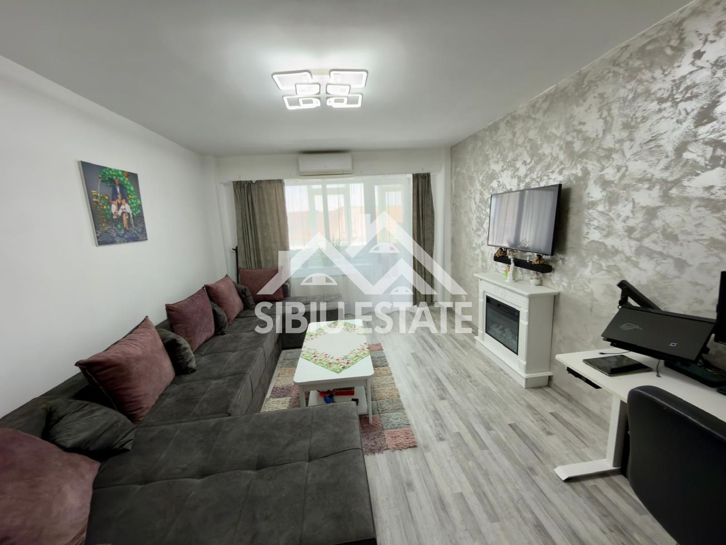 Apartament 75 mp. 3 camere 3 balcoane  decomandat in Sibiu- Terezian - Poză 1