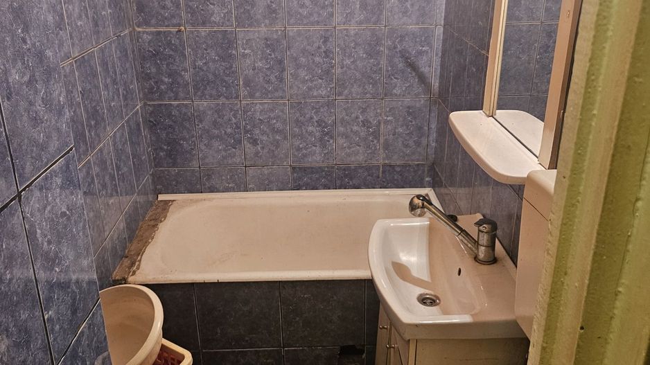 BRASADAS vinde garsonieră NEFINISATA Ostrovului etaj 2/4. - Poză 6