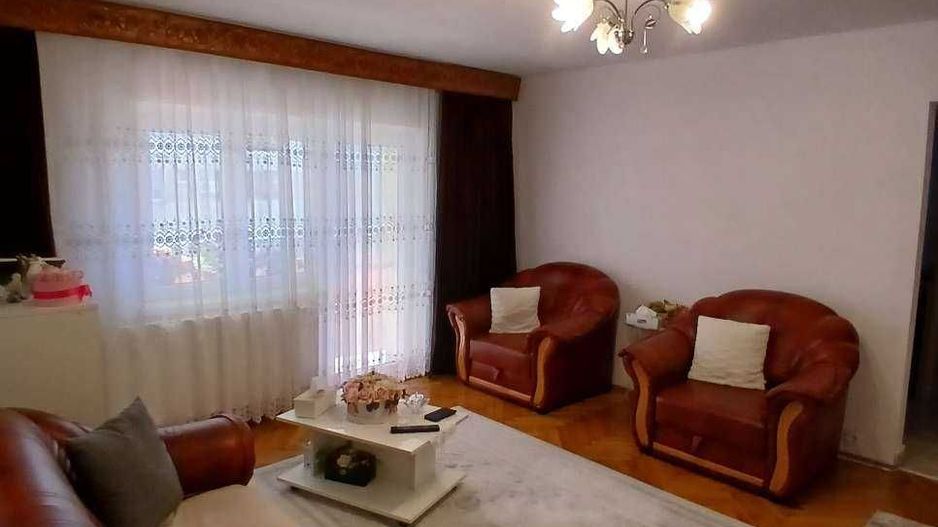 BRASADAS vinde ap 3 cam etaj 2/4 in Micro 16. - Poză 1
