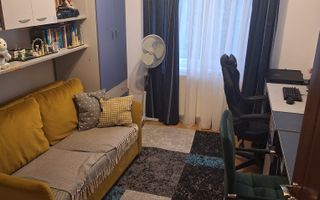 De vânzare apartament cu 3 camere-- 119. 500 EUR - Poză 2