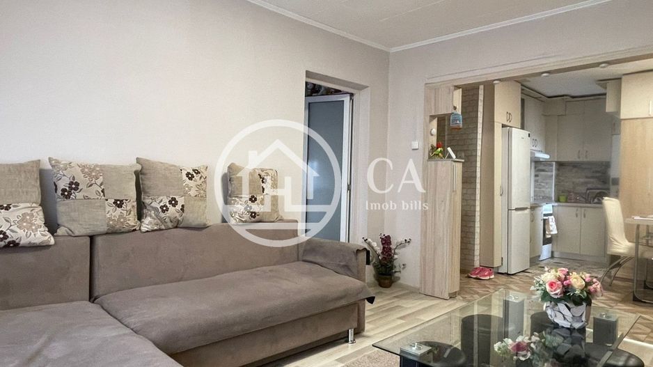 Apartament de vânzare cu 3 camere în Santandrei, Bihor - Poză 1