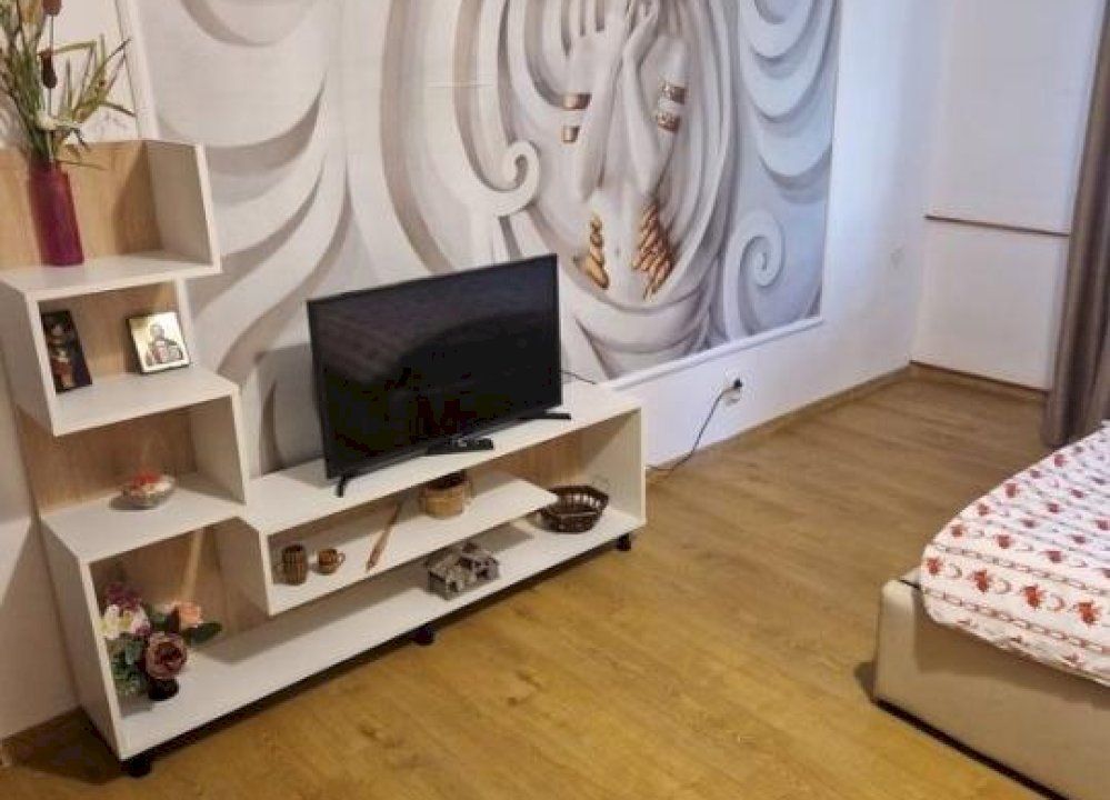 Vanzare Garsoniera la 1 minut de Mall Vitan - Poză 2