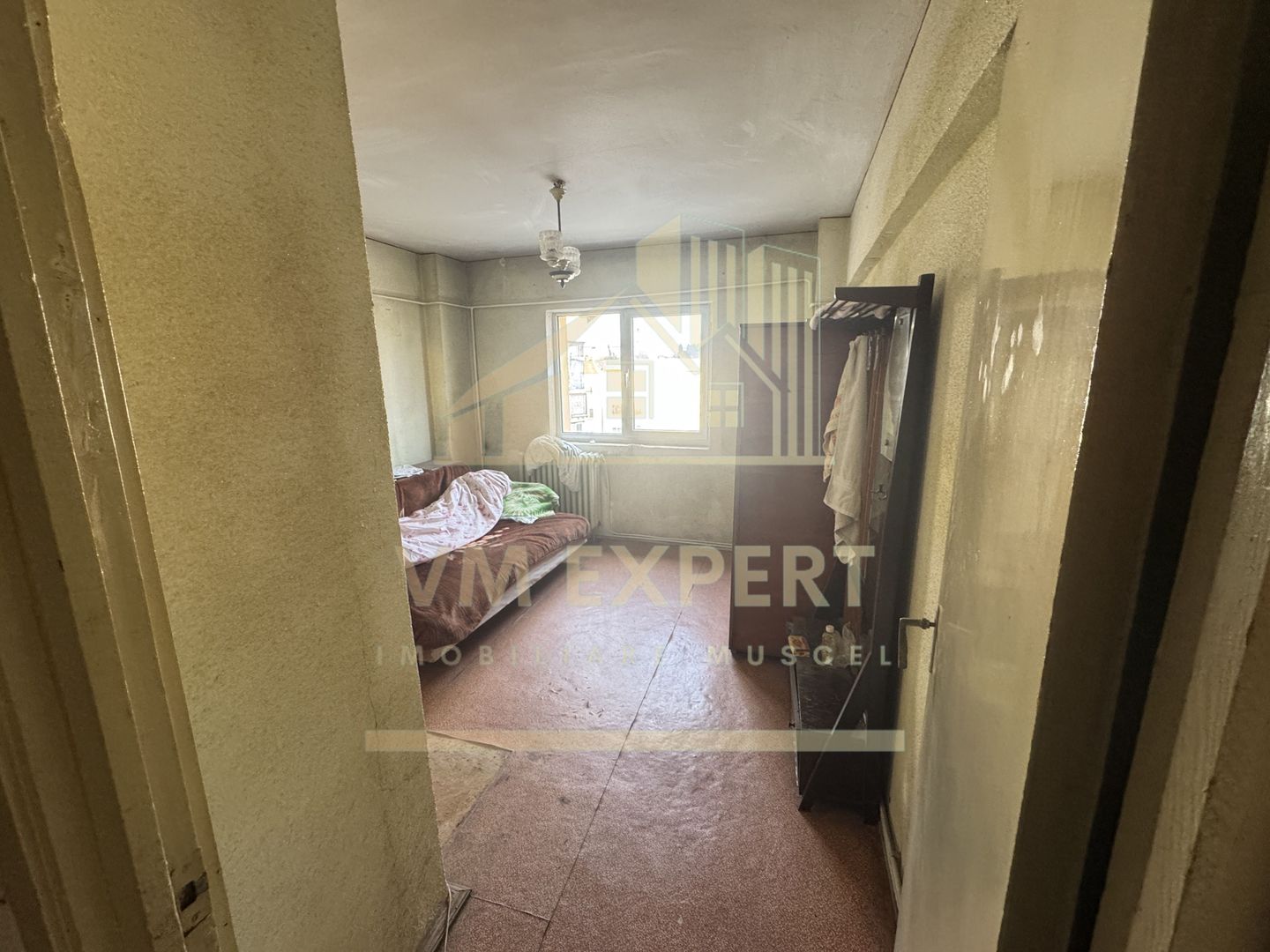 APARTAMENT 3 CAMERE ETAJ 4 VISOI CAMPULUNG - Poză 3