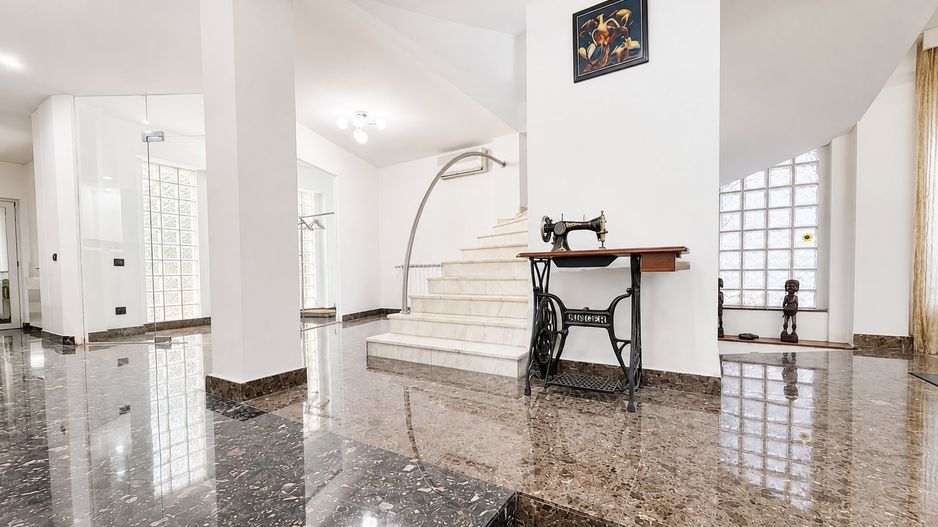 Vila zona Stefan cel Mare - 380 mp teren - 452 mp utili, Rezidential / Office - Poză 13