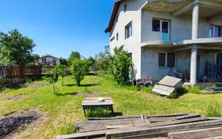 Casă spațioasă cu terase panoramice și curte mare - Poză 4