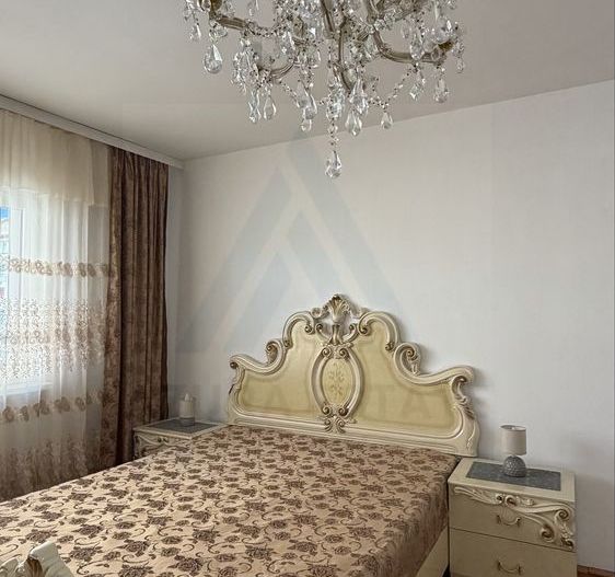 Apartament modern 3 camere cu balcoan terasa și curte comuna in Strand - Poză 2