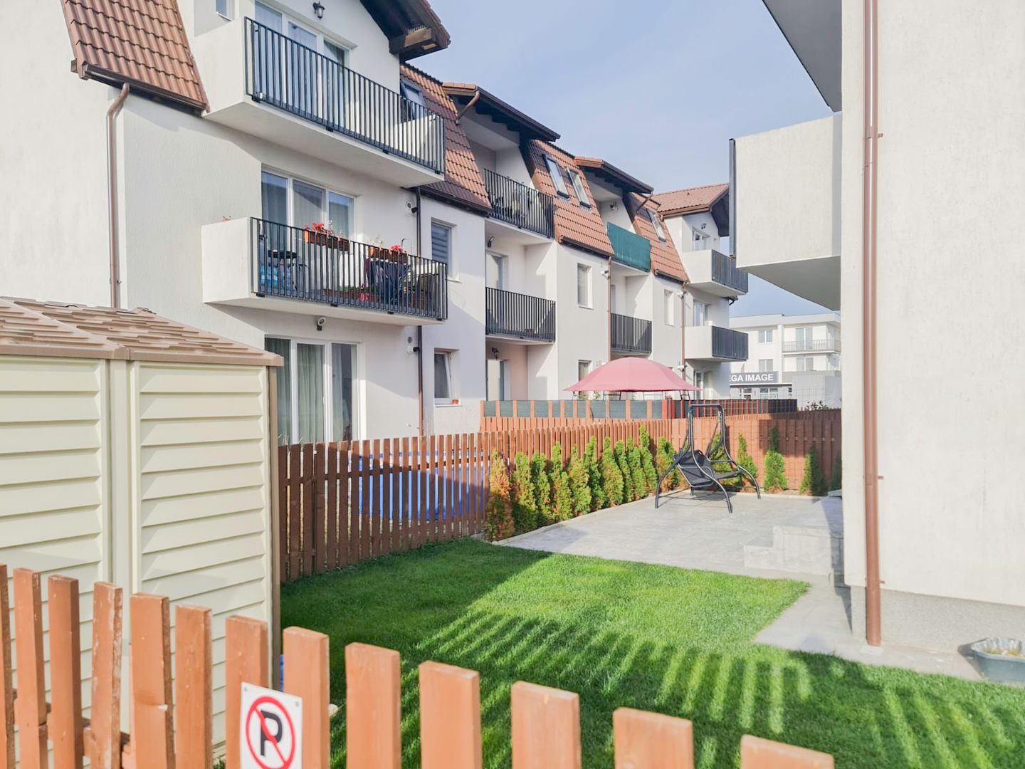Apartament nou, mobilat și utilat - 3 camere, 2 bai și curte - Poză 1