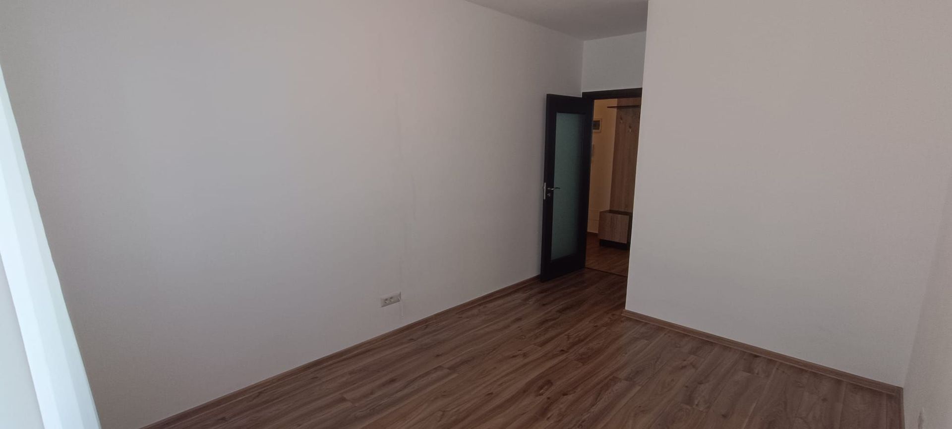 Apart. decomandat ( bucatarie separata+balcon ) + Parcare ! - Poză 13