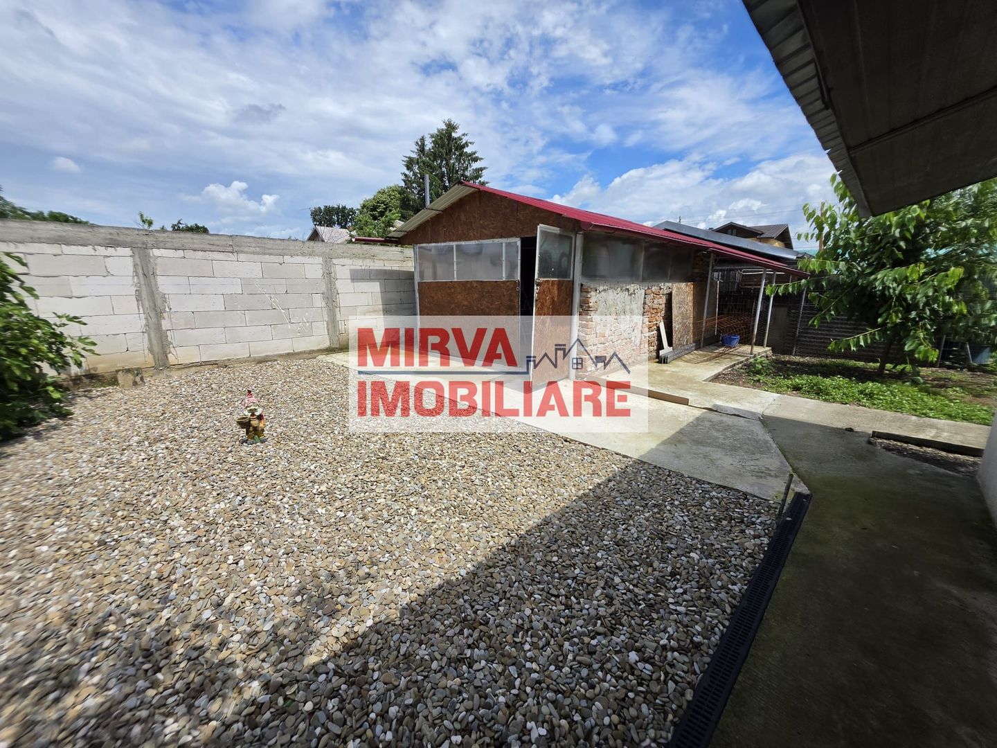🏡 Casă renovată cu 6 camere, teren 557 mp – Berceni, Prahova - Poză 13