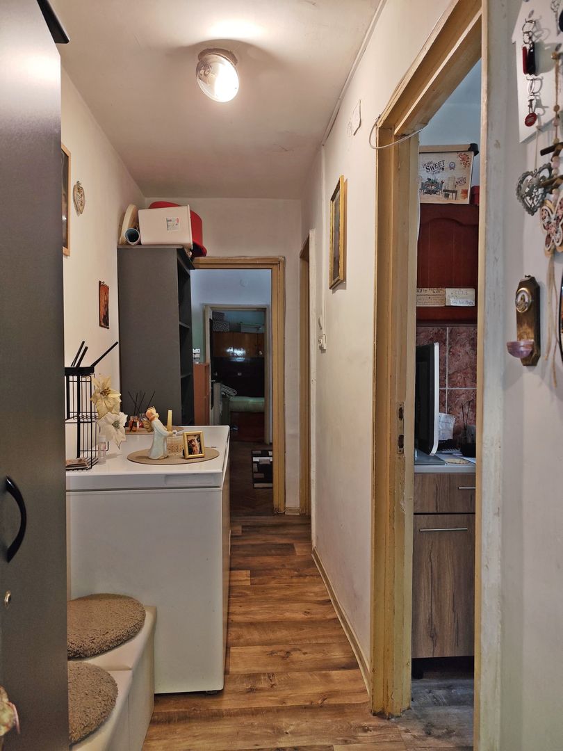 De vanzare apartament 3 camere, str.Morii, Nufarul, Oradea - Poză 13