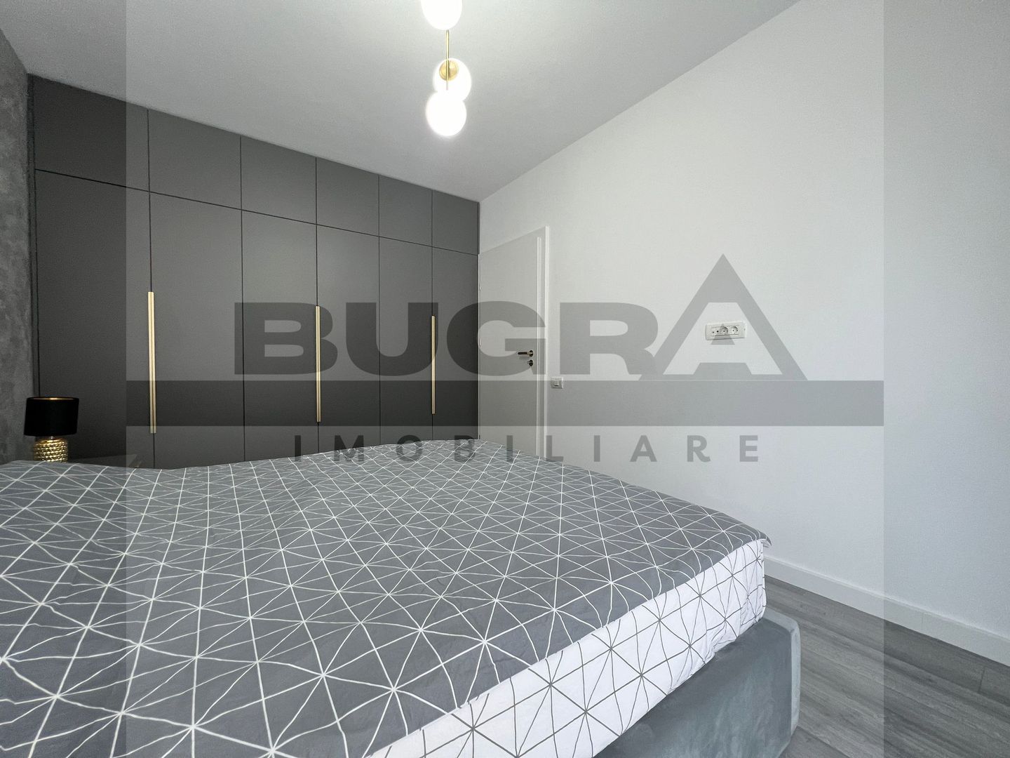 Apartament de 2 camere, LUX, parcare subterana, zona strazii Tasnad - Poză 2