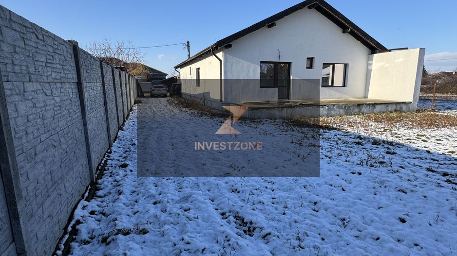 Casă la intrare în Sântandrei - Poză 1