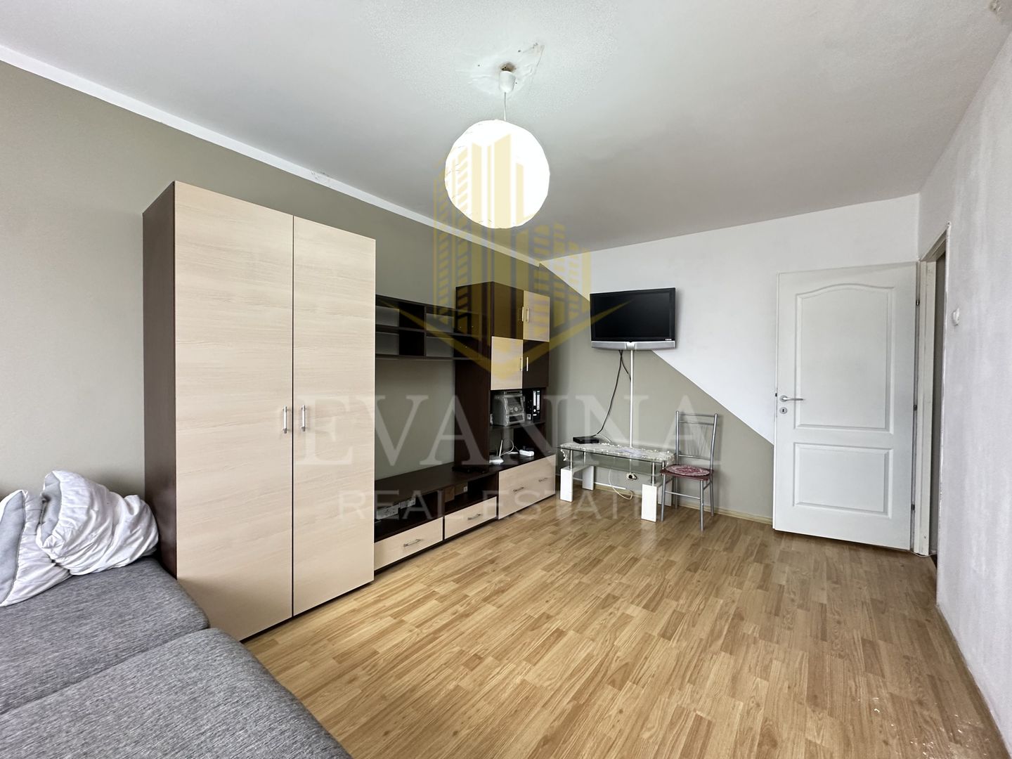 3 camere de vanzare , decomandat - 1000Euro/mp util - Poză 2