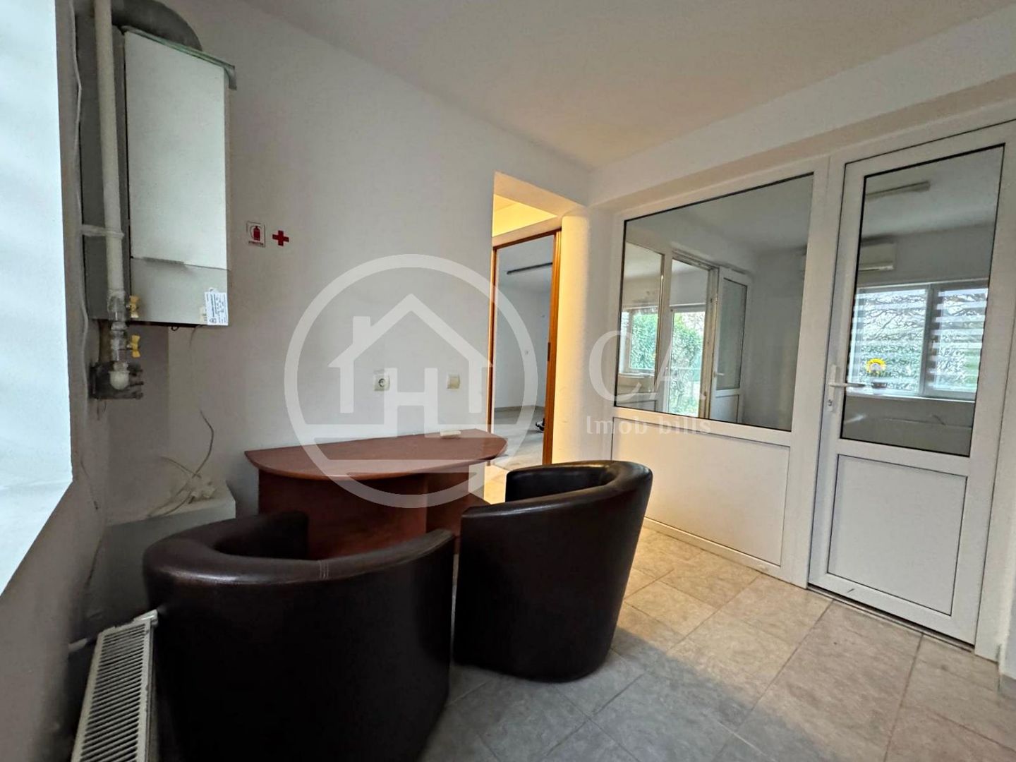 Casă de închiriat cu 4 camere în Cartierul Europa, Oradea - Poză 10