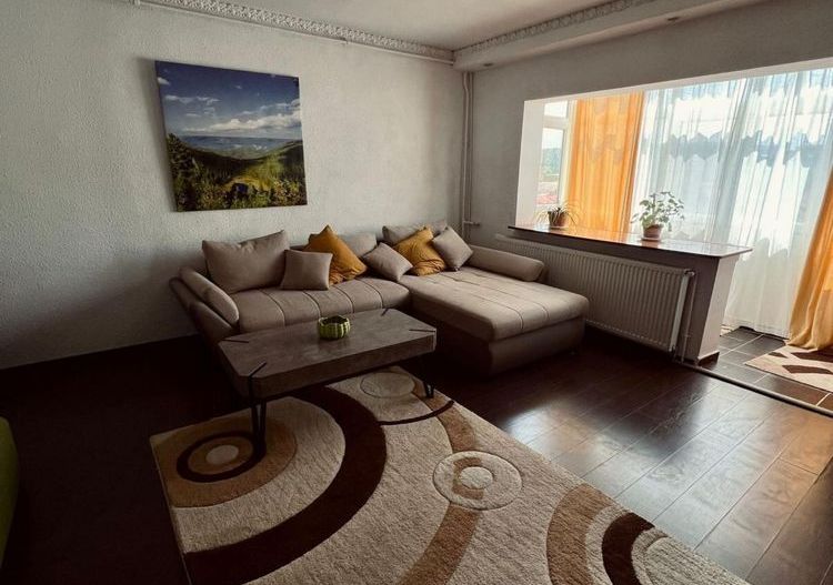 Apartament 2 camere Decebal, centrala proprie, parcare inclusa - Poză 1