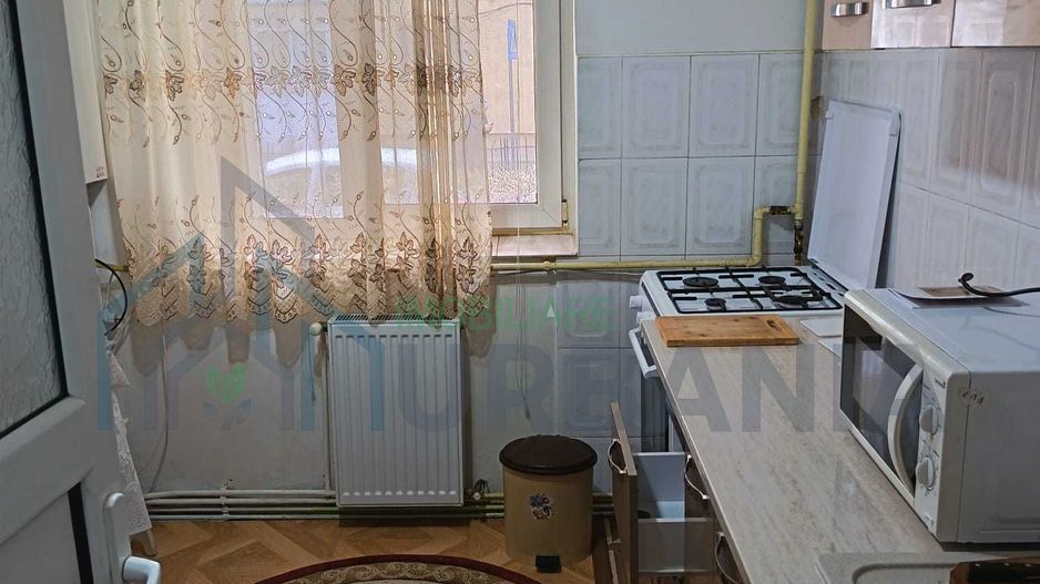 OCAZIE!Vand apart 2 camere D,50mpla Parter CU GRADINA in Galata ap de LIDL - Poză 6