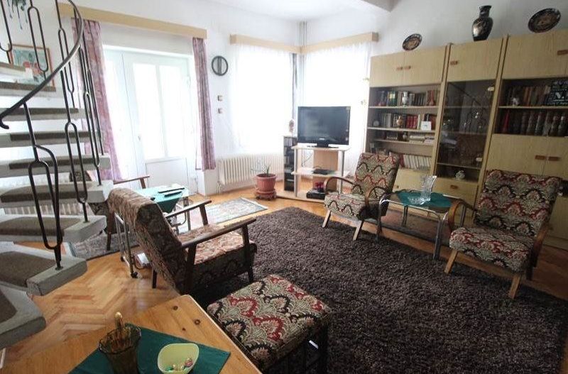 ANSAMBLU- DOUA CORPURI DE CLADIRE - Poză 2