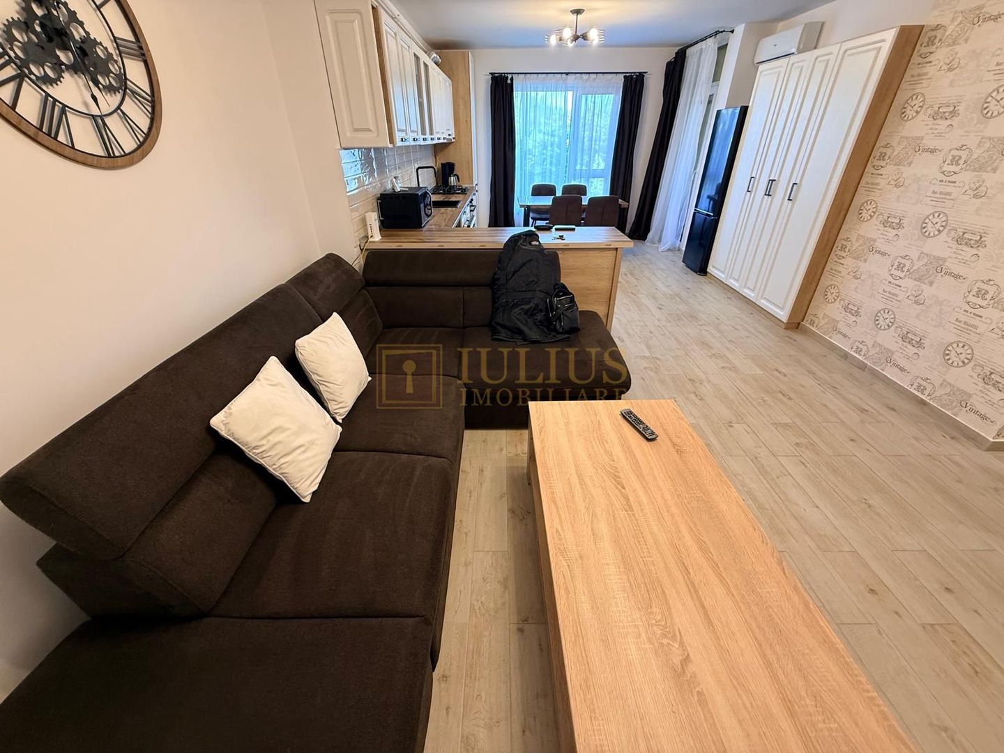 2 camere| Dumbravita| apartament mobilat lux| loc de parcare| lift| - Poză 2