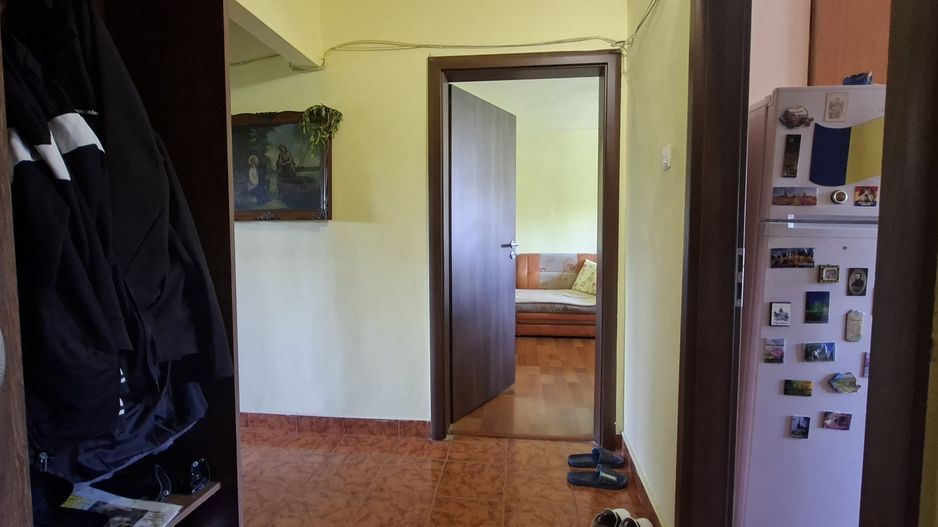 Apartament decomandat 3 camere - zona Torontalului - Poză 12