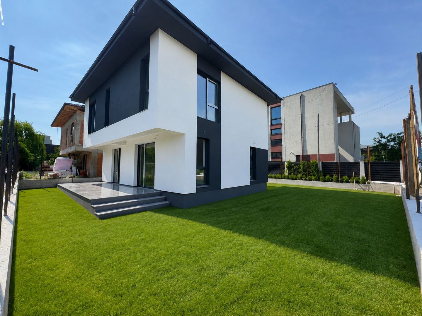 Individuale Mega 23 august, Toate Utilitatile, curte 400m2 - Poză 1
